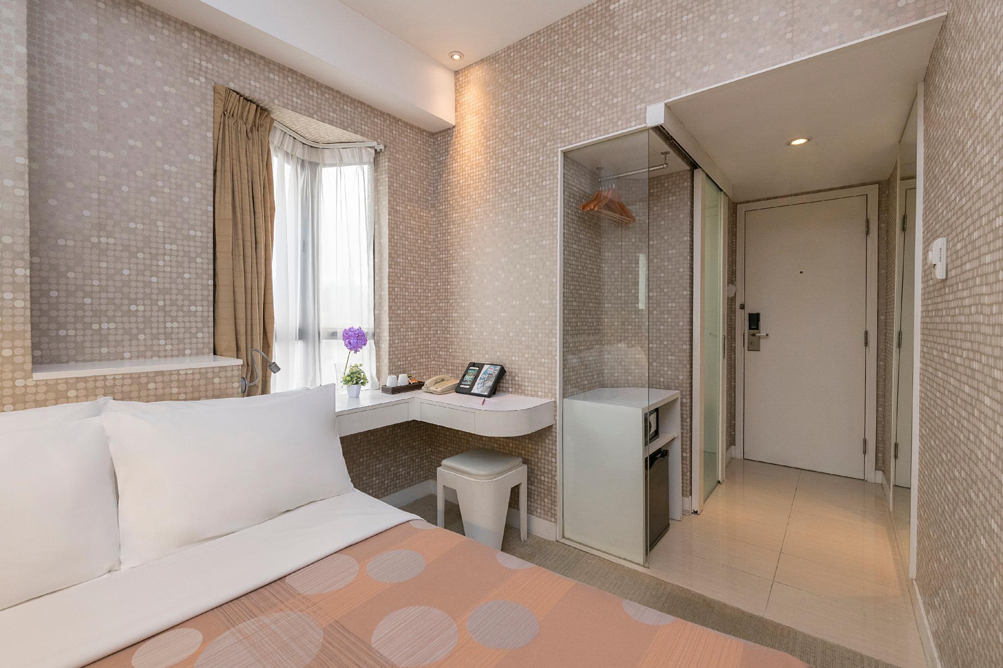 Silka Seaview Hotel Гонконг Экстерьер фото