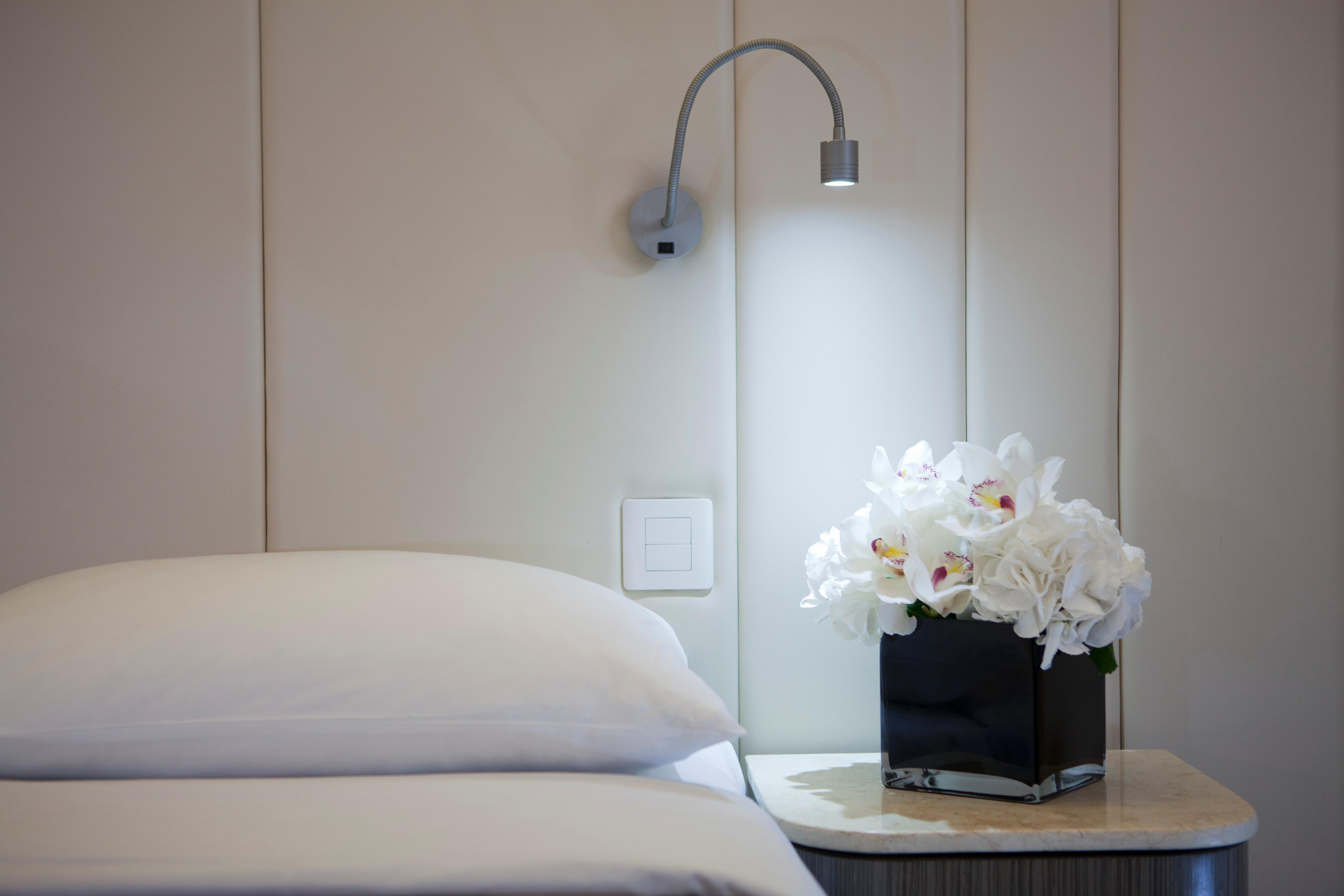 Silka Seaview Hotel Гонконг Экстерьер фото